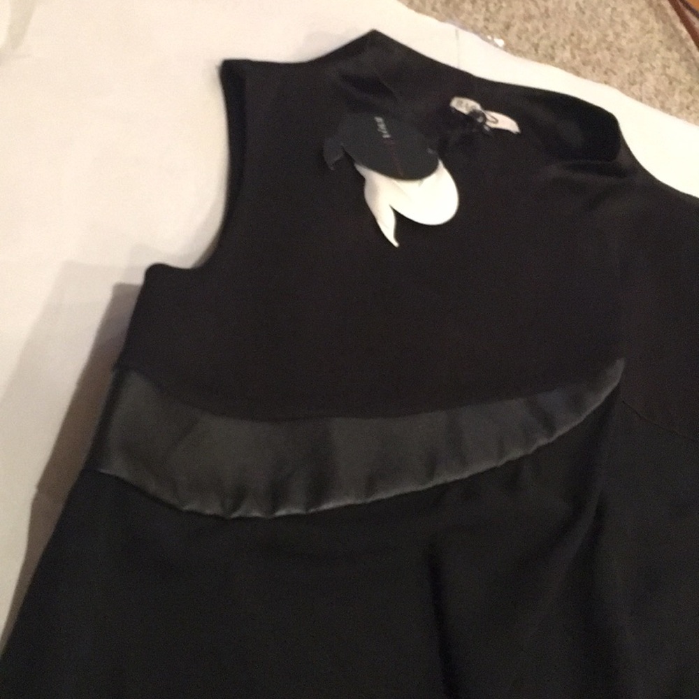 Vest - Picture 2 of 8